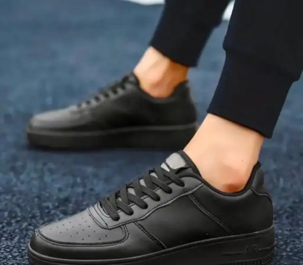 Black casual sports shoes (6)